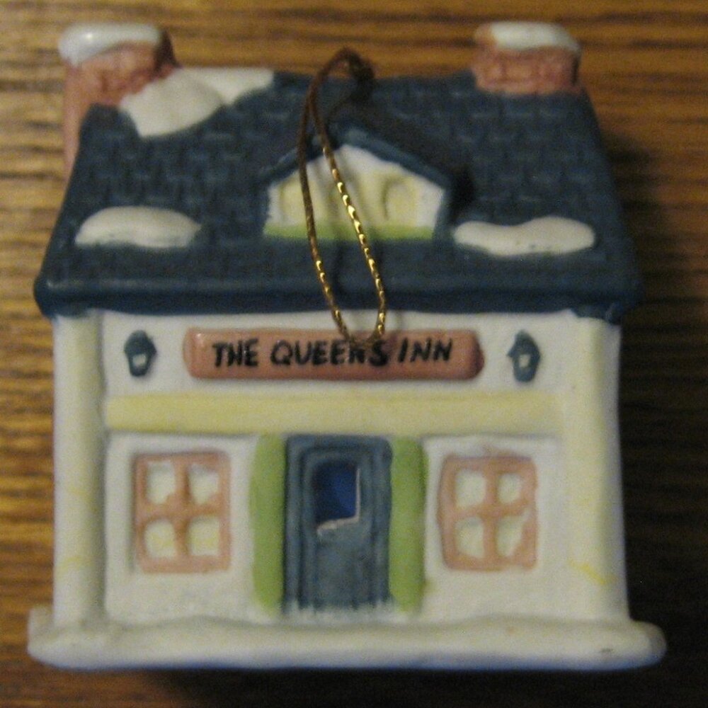 Readers Digest Christmas Ornament Bell The Queens Inn made in 1991